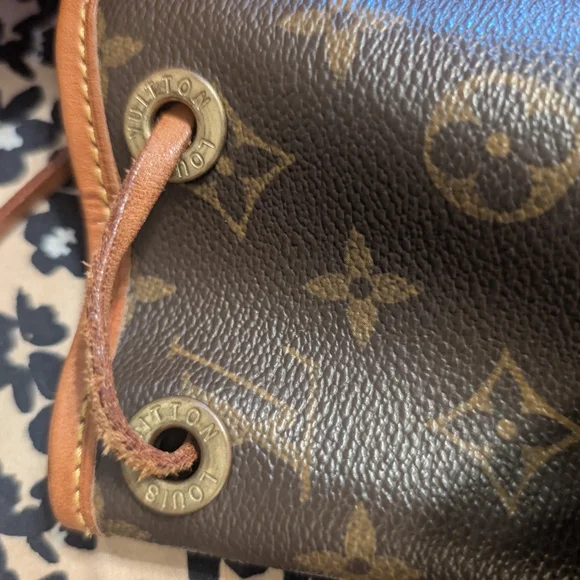 LV Monogram backpack - SP0012 - Has Alot Of Life Left!! - Picture 16 of 16